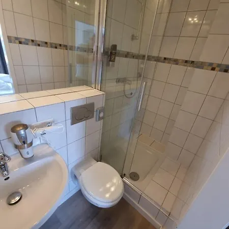 8, Direkt Am Bahnhof Apartment